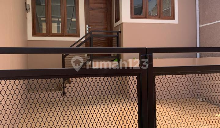 Rumah di Kamarung Cimahi Utara, Bangunan Baru Dekat ke Pusat Kota