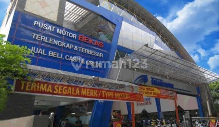 Selling 3-Story Showroom Building in a Strategic Location in Central Bandung Selling 3-Story Showroom Building in a Strategic Location in Central Bandung