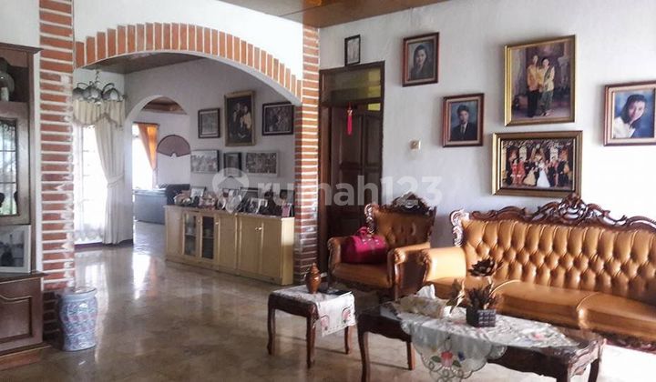 Spacious House in Bandung with Easy Access, Comfortable Environment Spacious House in Bandung with Easy Access, Comfortable Environment