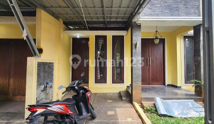 Dikontrakan Rumh Bagus Siap Huni Tanah Luas Parkiran 4 Mbl Condet