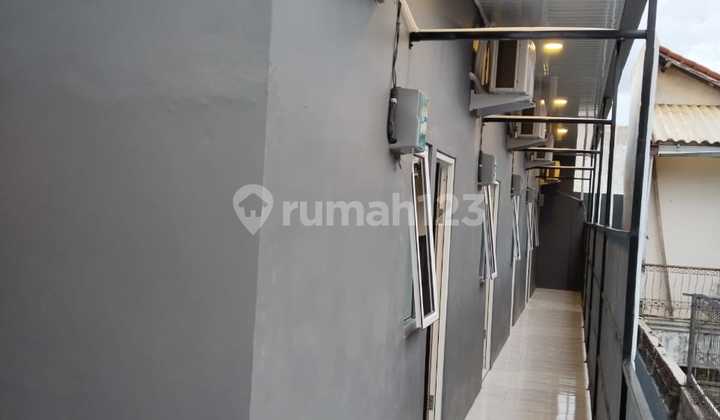 Turun Harga Banyak, Rumah dan Kost2an 2,5 Lantai Terisi Penuh Fullfurnished Akses 2 Mobil Condet