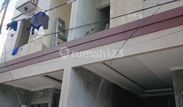 Dijual Rumah Baru Bagus Murah 2Lantai Akses Mobil Condet Shms