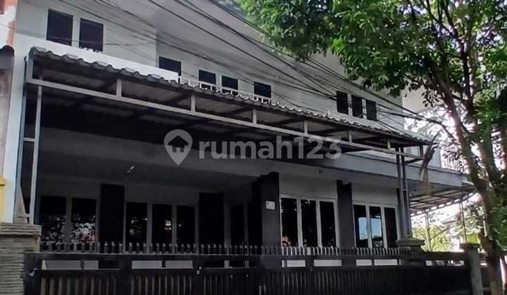 Dikontrakan Rumah 2Lt Bagus Siap Huni Pinggir Jalan 2Mbl Condet