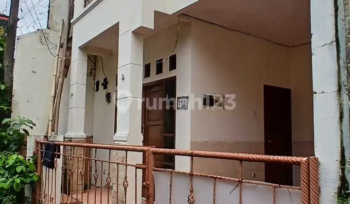 Turun Banting Harga, Rumah Bagus 2Lntai Akses Mobil Lokasi Condet