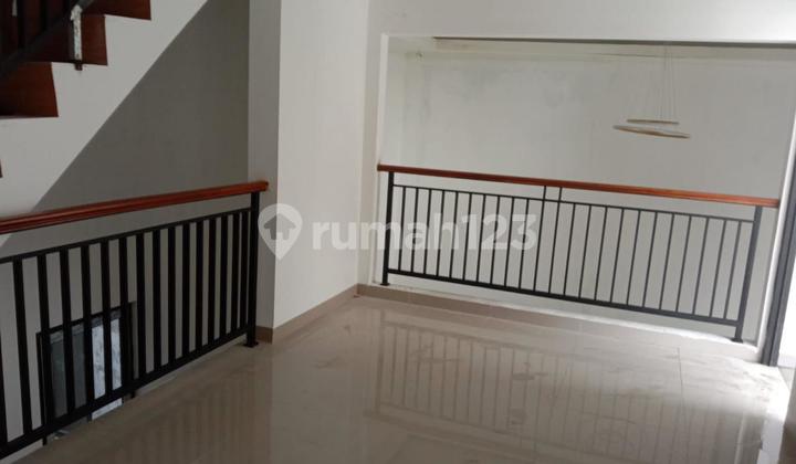 Dijual Rumah Baru 2,5lantai Dlm Cluster Akses Jalan 2 Mbl Kalisari Cijantung Jaktim 2