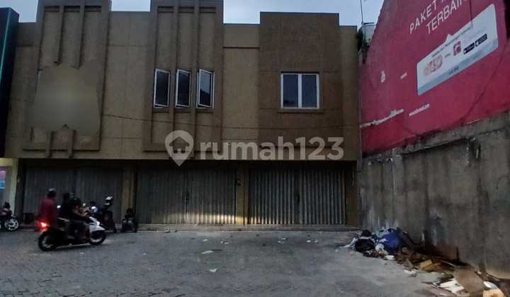 For Rent, Nice 2-Story Shop House with Roadside Access for 2 Cars, Strategic Location in Condet. 2