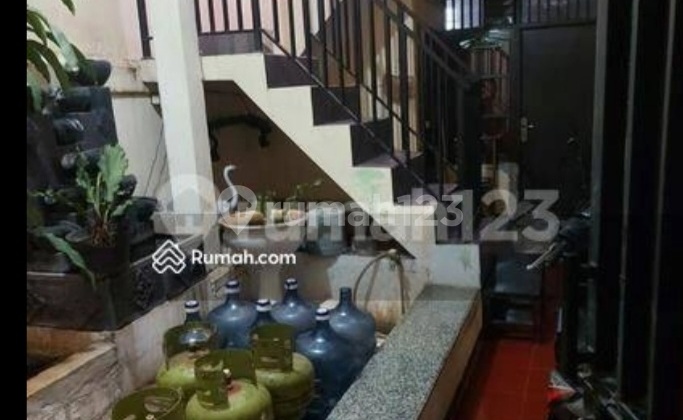 Rumah Cantik Murah! 2 Lt Siap Huni Dekat Sekali Raya Condet 2