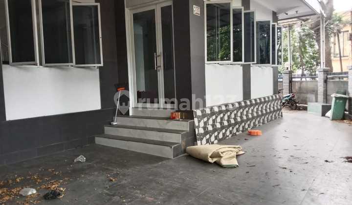 Dikontrakan Rumah 2Lt Bagus Siap Huni Pinggir Jalan 2Mbl Condet 2