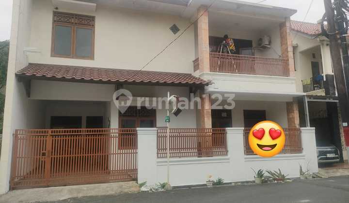 Dikontrakan Rumah Siap Huni 2Lt Dlm Komplek Keamanan 24Jam Condet