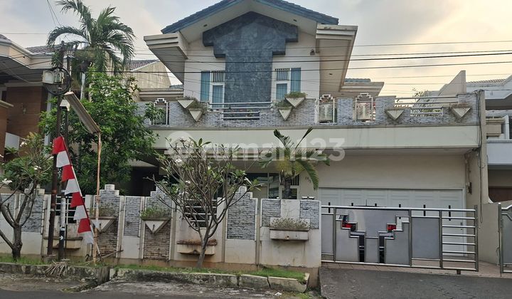 Rumah Ellit di Puri Indah, Deket dengan Sekolah,2 Mall Besar Rumah Ellit di Puri Indah, Deket dengan Sekolah,2 Mall Besar