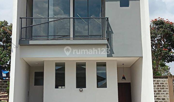 Rumah.minimalis.modern.2lantai Nuansa Villa Rumah SHM 1