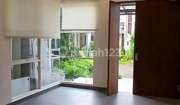 Rumah 3lantai Bangunan.mandiri Mewah Shm Semi Furnished Alam.sutera 2