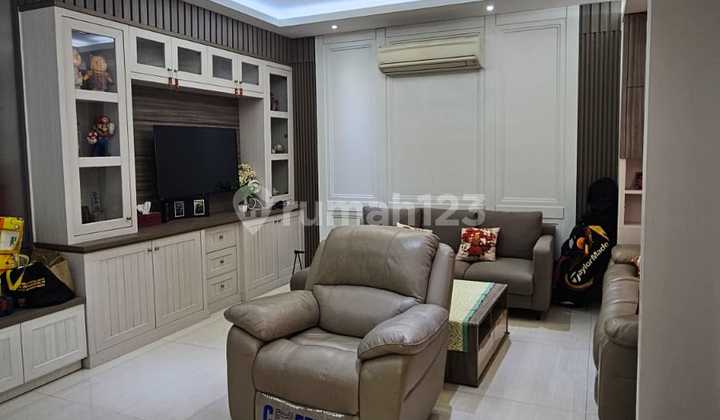 Beautiful House Near the Lake in Gading Serpong