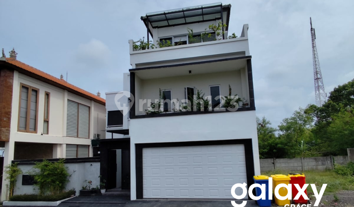 Dijual Villa Bagus dengan Rootop di Sarmawangsa Nusa Dua Badung - Bali