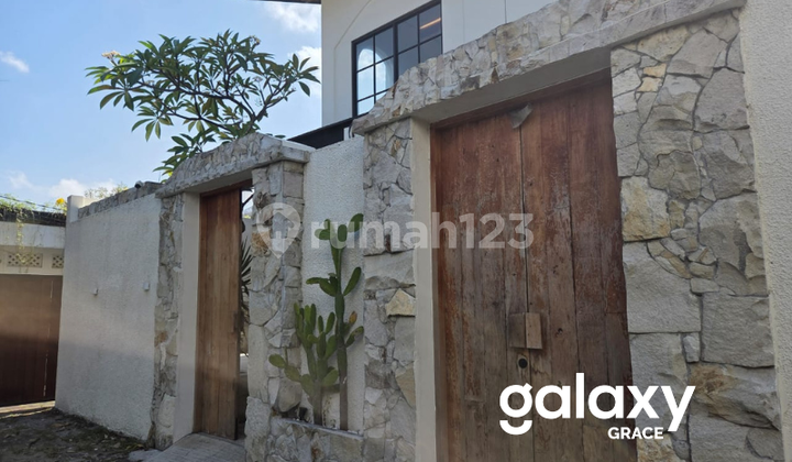 LEASEHOLD/DISEWAKAN VILLA CANTIK DI SEMINYAK KUTA BADUNG - BALI 