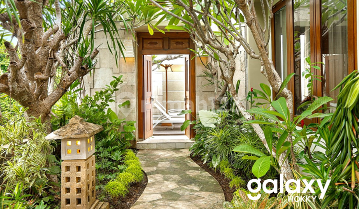 FOR SALE BEAUTIFUL FULLY FURNISHED VILLA IN TAMAN GRIYA JIMBARAN BADUNG - BALI