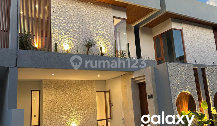 DIJUAL VILLA MODERN TROPICAL INGKUNGAN NYAMAN DI NIRMALA INDAH JIMBARAN BADUNG - BALI 