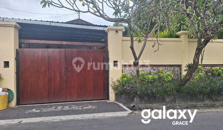 DISEWAKAN VILLA CANTIK DI BETNGANDANG SANUR DENPASAR - BALI 