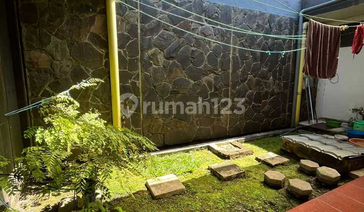 For Sale Mainroad House Setiabudi Bandung 2