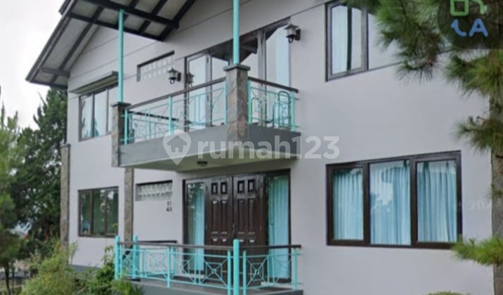 Vila Istana Bunga Cihanjuang Bandung Barat