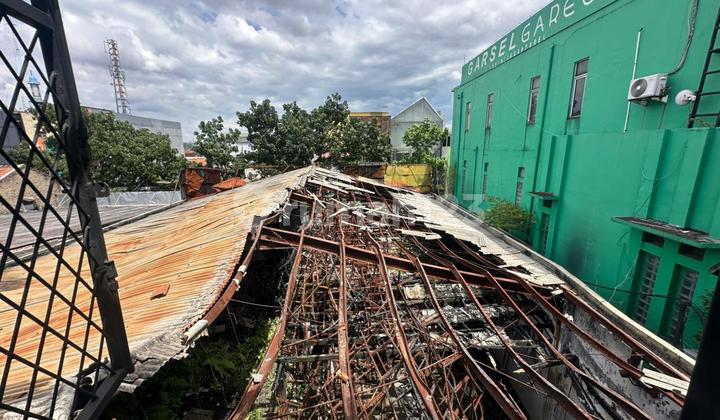 For Quick Sale: Main Road Shop House in Cibaduyut, Bandung