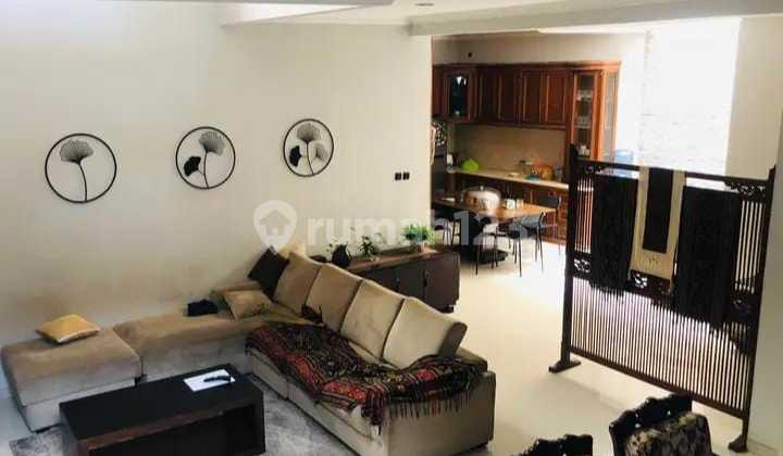 Jual Rumah Hook , Siap Huni 2 Lantai di Gumuruh Turangga 1