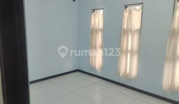 Dijual Rumah Siap Huni Nyaman Terawat Lokasi Strategis di Taman Kopo Katapang Bandung