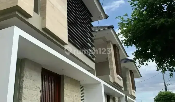 Rumah Mewah, Strategis, Dekat Pintu Tol Ciperna 1
