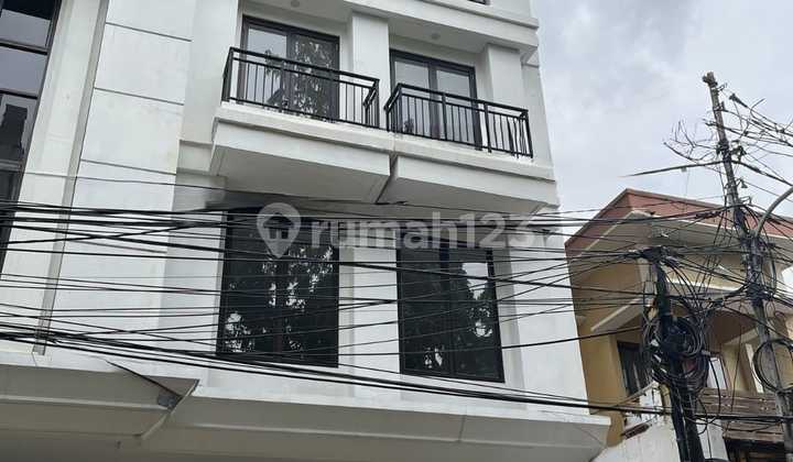 Quick Sale 5-Storey Shop House Ready for Use in Kuningan, South Jakarta 2