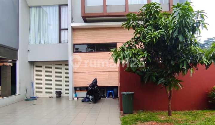 Luxury House in Kebayoran Bintaro Jaya – Spacious Yard & Premium Location