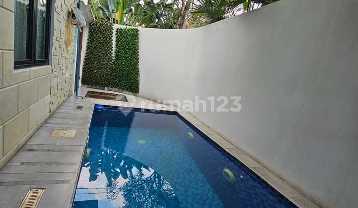 Rumah 2 Lantai Semi Furnish + Kolam Renang, Selangkah Pasar Segar Graha Raya