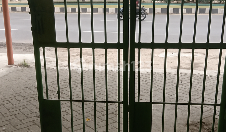 Golden Opportunity! 3-Story Shop House by Serpong Main Road, SHM, Easy Access to Alam Sutera & Toll Road