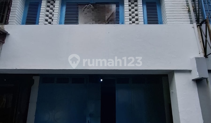 For Sale Business Shop in the Heart of the Wholesale Market Center, Medan City.