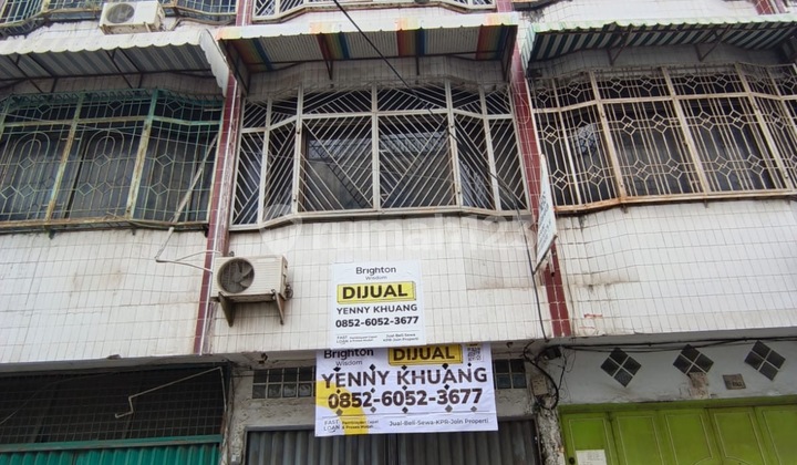 For Quick Sale: Commercial Shop (Ruko) Business on Aksara Street Behind Irian Supermarket 2