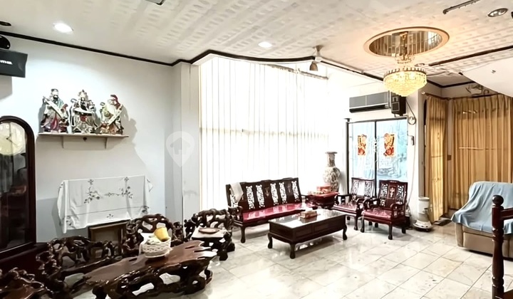 • Hook House Corner Taman Polonia 1 Housing, Jl. Ir. H. Juanda • Hook House Corner Taman Polonia 1 Housing, Jl. Ir. H. Juanda