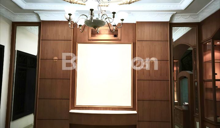 - di Jual / di Sewakan - Komplek Sari Mas Jalan Putri Hijau - di Jual / di Sewakan - Komplek Sari Mas Jalan Putri Hijau