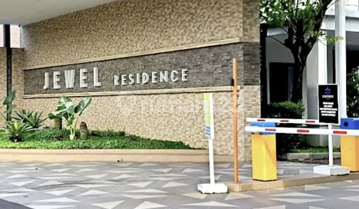 • Dijual Rumah  Lebar 6.3 Meter - Siap Huni • 2,5 Tingkat 