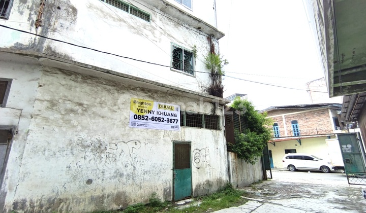 For Sale Hook House In The Heart Of Medan City With A Width Of 6-7 Meters 2
