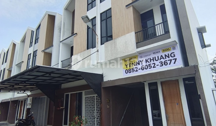 For Sale Villa House in Cemara Ville Complex Near Cemara Asri 2