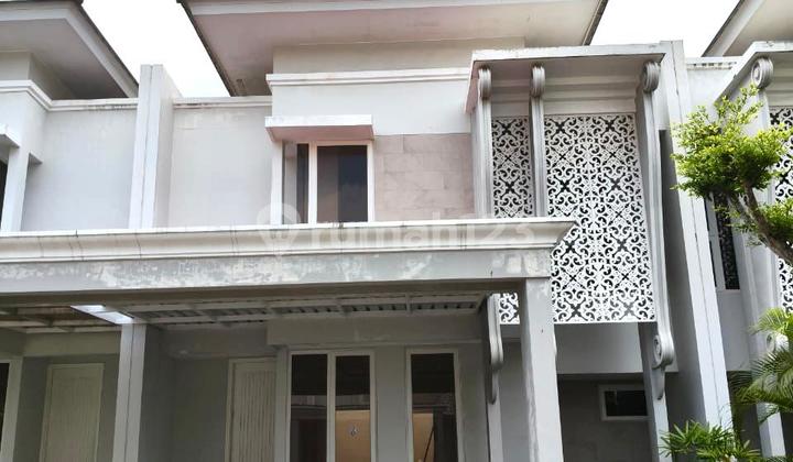 Royal Bay Residence is designed with a contemporary two-story exterior, the first of its kind in Batam city. 2