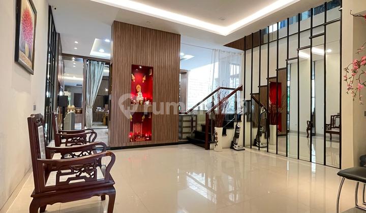 Dijual Cepat Rumah Villa Lebar 9 Meter Siap Huni Full Furniture