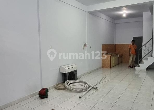 For Sale 2 1/2 Story House on Jalan Gabus, Ready to Live In & Well-Maintained 2