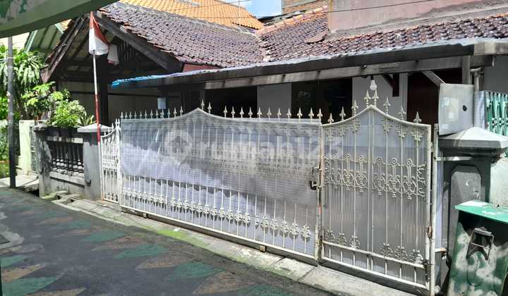 For Sale: Strategic House in Utan Kayu Selatan, East Jakarta 2