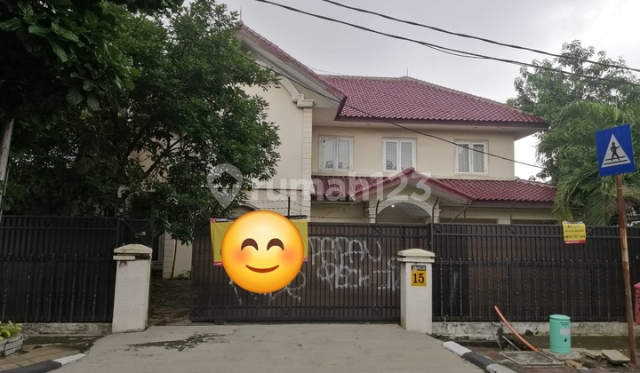 For Sale 2-Story House in Kemanggisan For Sale 2-Story House in Kemanggisan