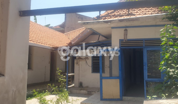 Rumah Bangunan Kuno Daerah Jalan Biliton Surabaya Timur