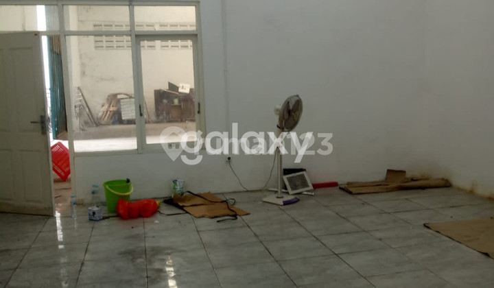 Warehouse in the Kepatihan Menganti Area, Gresik