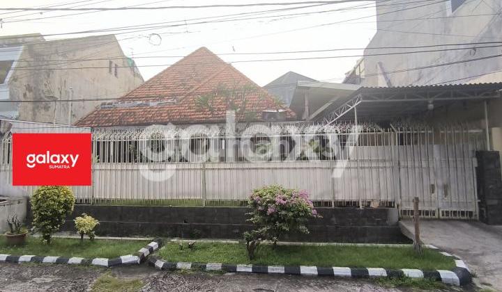Rumah + Kost di Jl. Kahuripan Surabaya Pusat 1