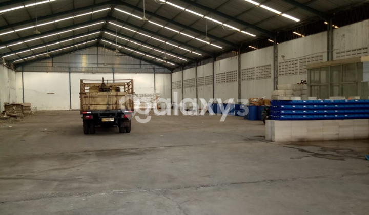 Warehouse in the Kepatihan Menganti Area, Gresik