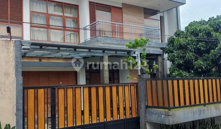 Sell Modern Tropical House in Sukahaji Bandung Sell Modern Tropical House in Sukahaji Bandung