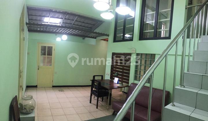 Sewa Rumah di Main Road Wastukenca Tamansari Bandung 2